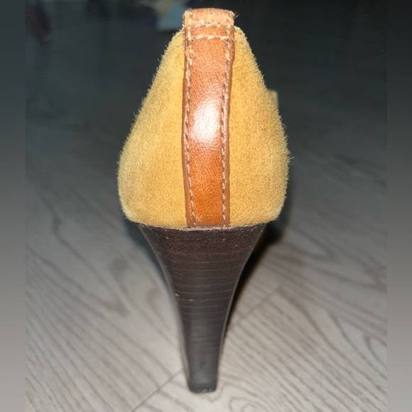 Tory Burch Gabriel High Wedge, Size 7M - Picture 12 of 16